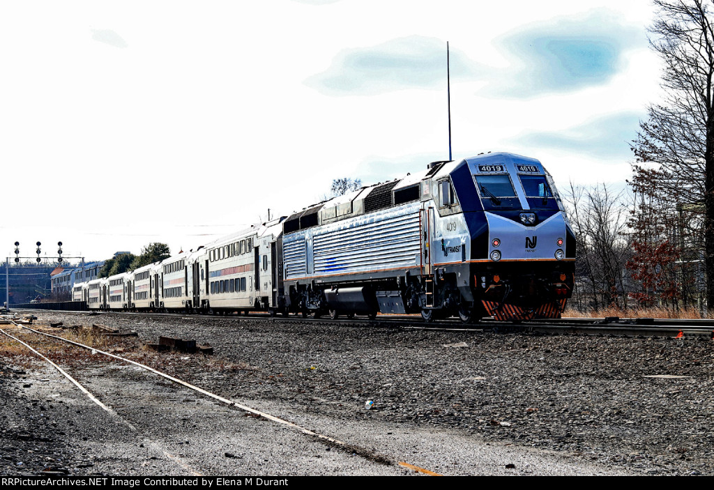 NJT 4019 on train 1266